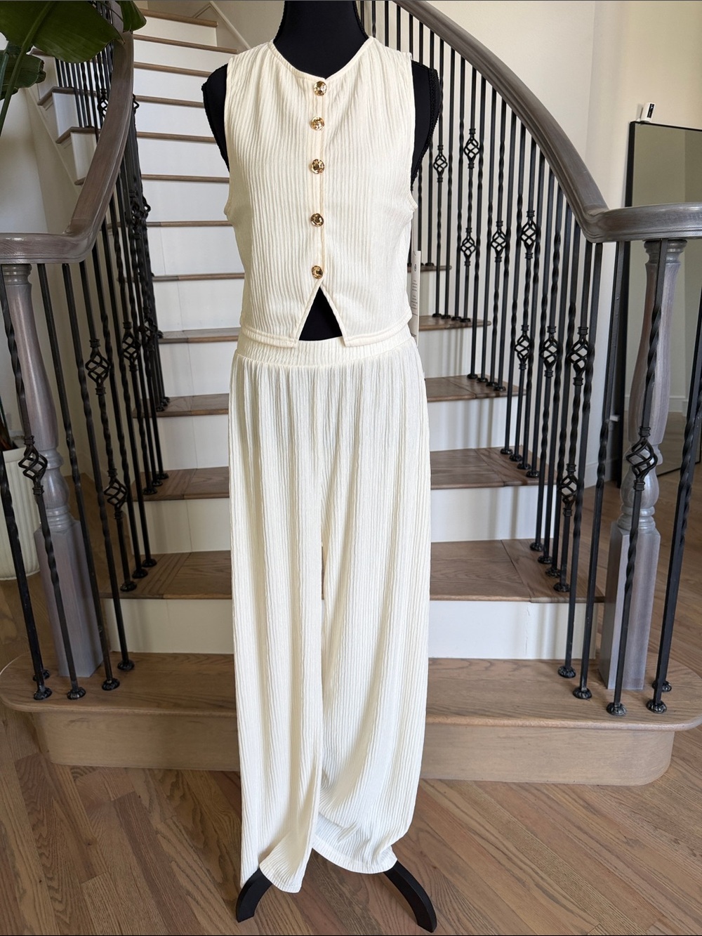 NWT Boutique Sleeveless Wide-Leg Two Piece Pant Set in Off White (Large)